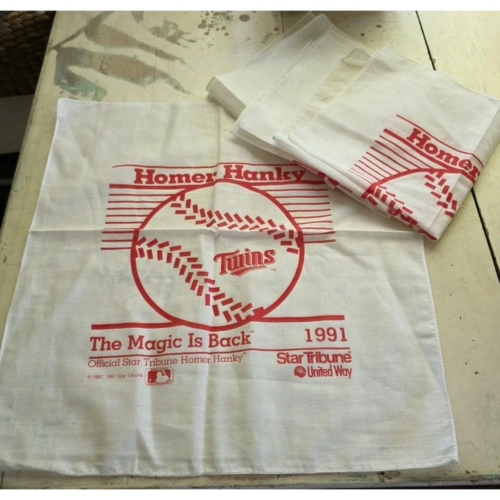 Vintage MN Twins Homer Hanky Lot of 5 - (1) 1987 & (4) 1991 World Series - CRISP